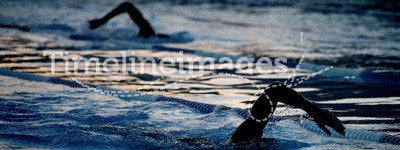Silhouette swimmer 05