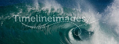 Huge curling ocean wave